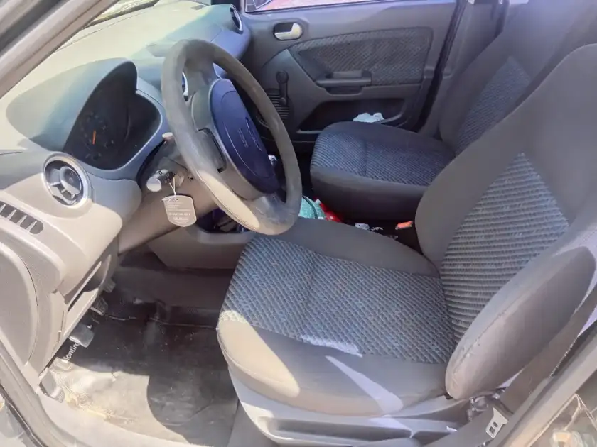 Ford Fiesta 1.6 Ambiente 2006 - foto 4