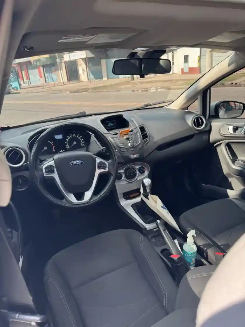 Ford Fiesta Kinetic 1.6 Se 120Cv 2013 - foto 5