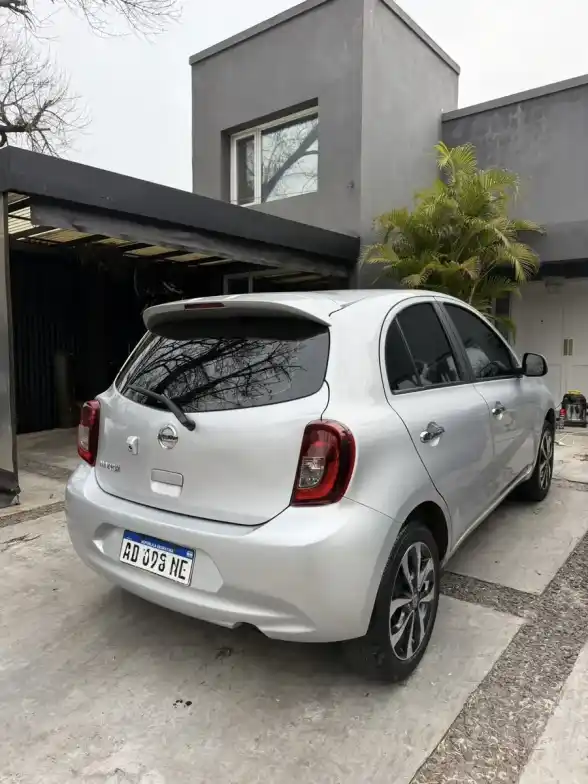 Nissan March 1.6 Advance Media Tech 107Cv 2019 - foto 4