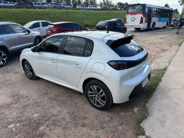 Peugeot 208 1.6 Feline Tiptronic 2024 - foto 4