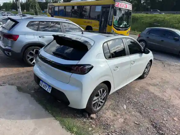 Peugeot 208 1.6 Feline Tiptronic 2024 - foto 5
