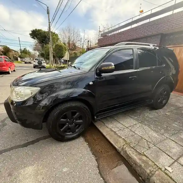 Toyota Hilux SW4 2011 - foto 1