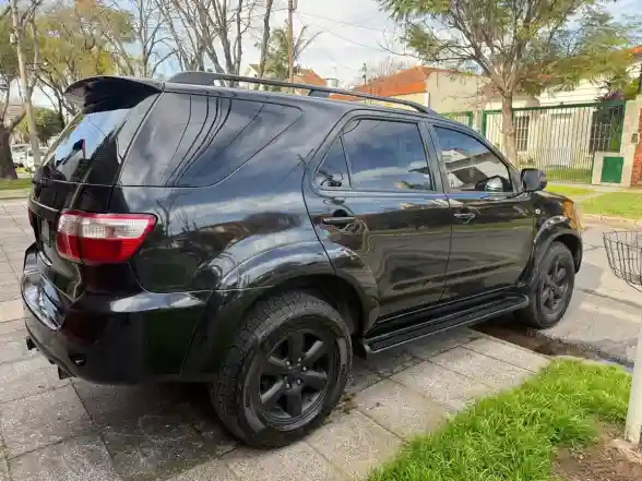 Toyota Hilux Sw4 3.0 Srv Cuero I 171Cv 4X4 4At 2011 - foto 4