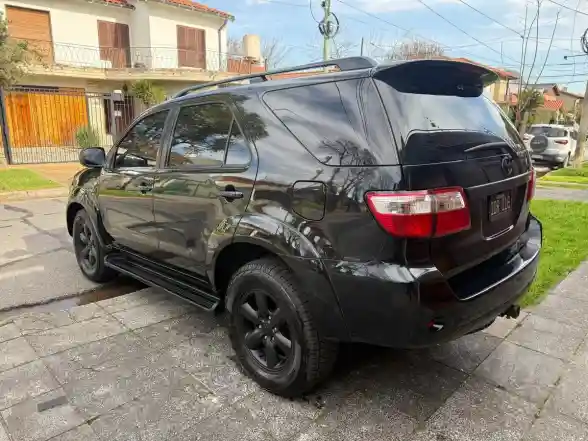 Toyota Hilux Sw4 3.0 Srv Cuero I 171Cv 4X4 4At 2011 - foto 5