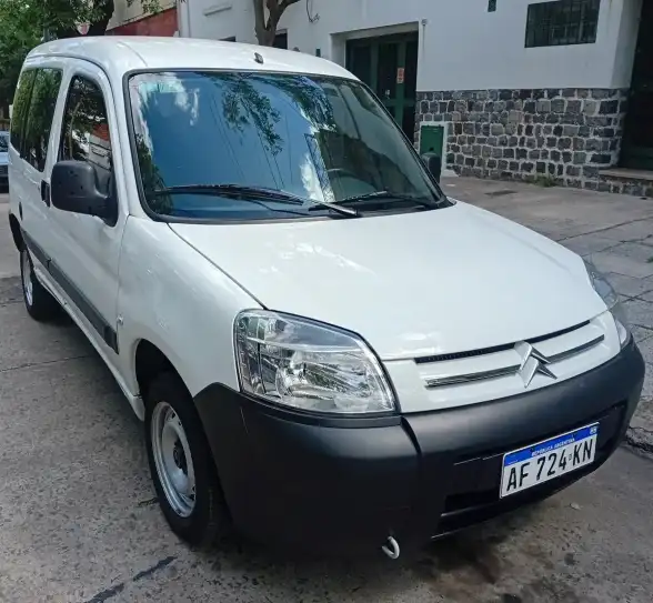 Citroën Berlingo Furgon 1.6 Hdi 92 Bussines 2022 - foto 1