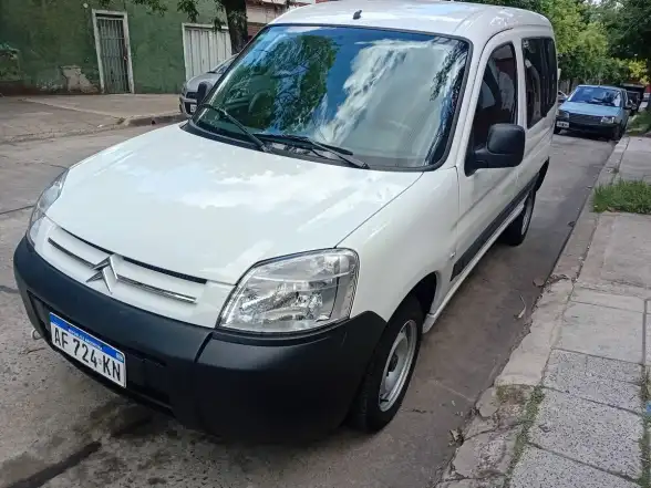 Citroën Berlingo Furgon 1.6 Hdi 92 Bussines 2022 - foto 2