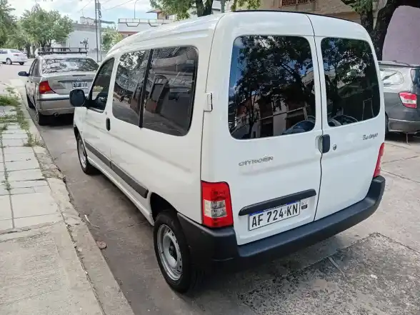 Citroën Berlingo Furgon 1.6 Hdi 92 Bussines 2022 - foto 3