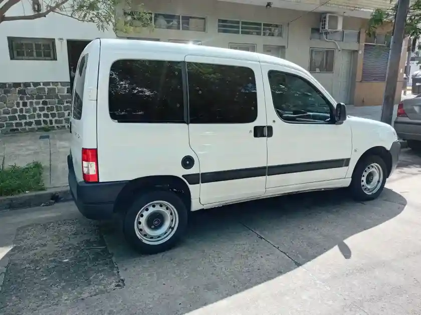 Citroën Berlingo Furgon 1.6 Hdi 92 Bussines 2022 - foto 5