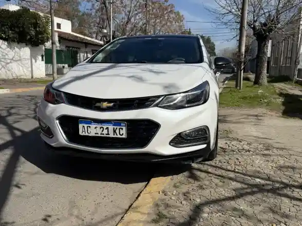 Chevrolet Cruze II 2017 - foto 1