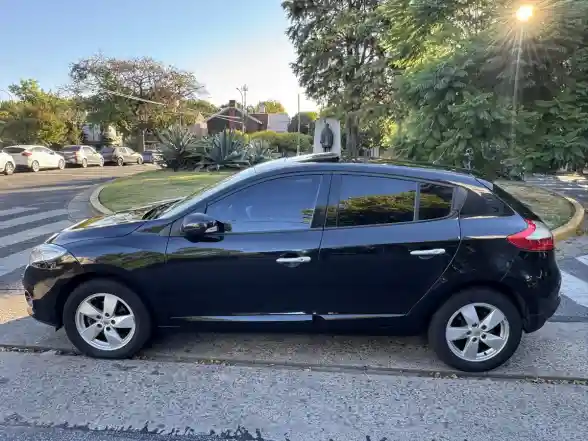 Renault Megane 2.0 2011 - foto 2
