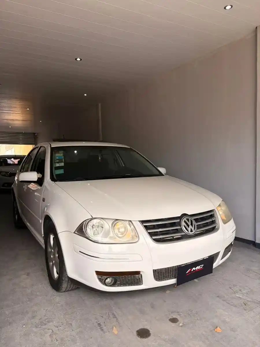 Volkswagen Bora 2.0 Trendline 115Cv 2013 - foto 2