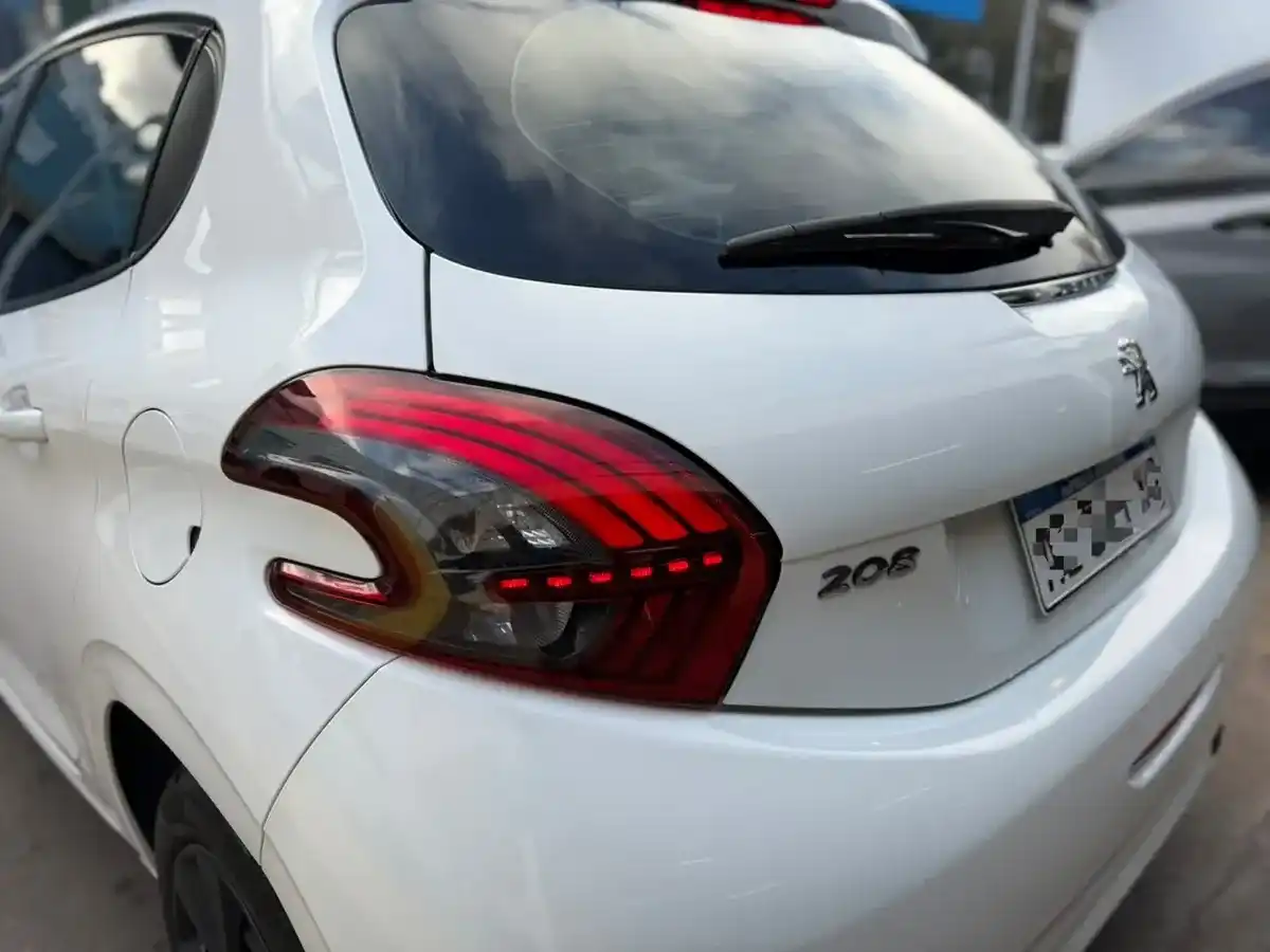 Peugeot 208 1.6 Active 2020 - foto 4
