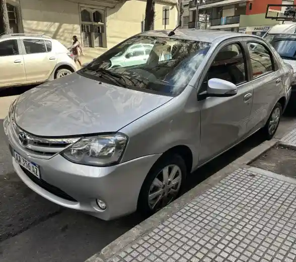 Toyota Etios 1.5 Sedan Xls At 2016 - foto 2