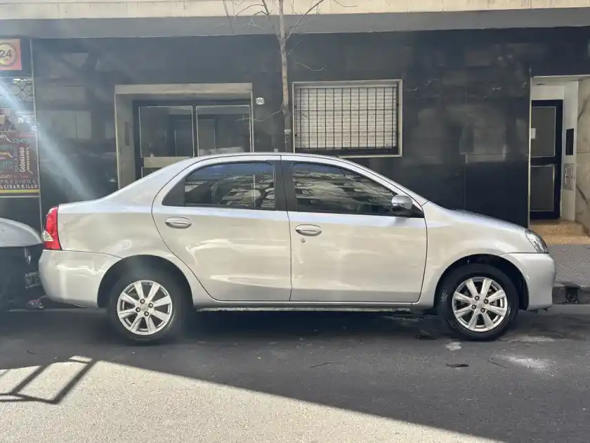 Toyota Etios 1.5 Sedan Xls At 2016 - foto 3