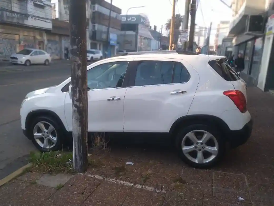 Chevrolet Tracker 1.8 Ltz+ Awd At 140Cv 2017 - foto 2