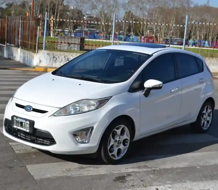 Ford Fiesta Kinetic 1.6 Design 120Cv Titanium 2011 - foto 2