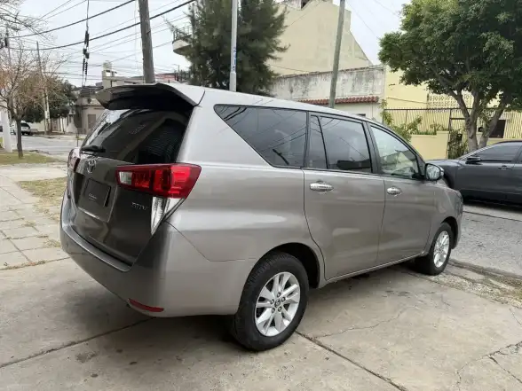 Toyota Innova 2.7 Srv 6At 8A 2018 - foto 4