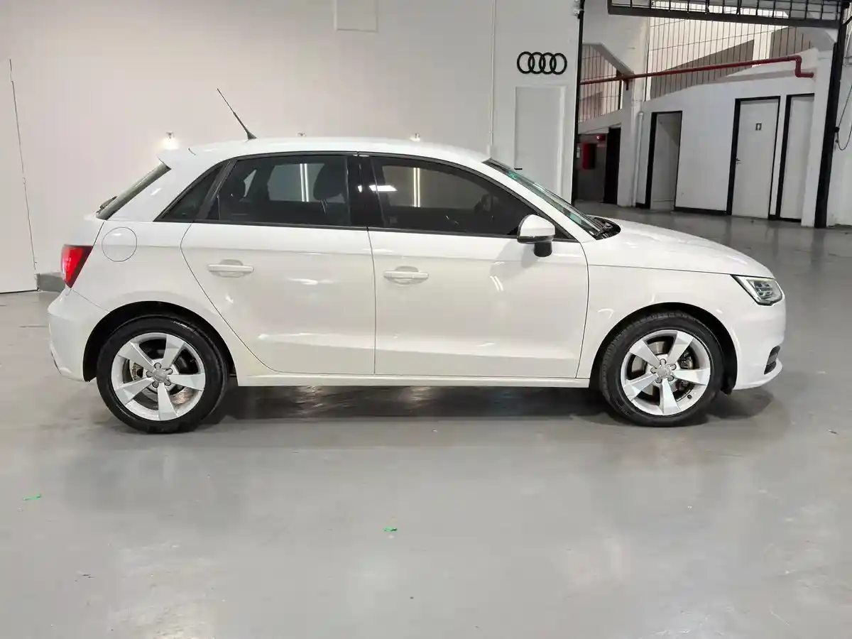 Audi A1 Sportback 1.4 Tfsi Stronic 125Cv 2017 - foto 5