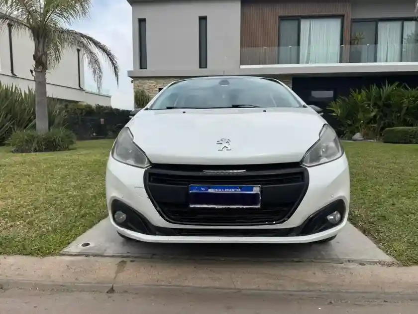 Peugeot 208 1.6 Feline Pack Cuir 2016 - foto 2