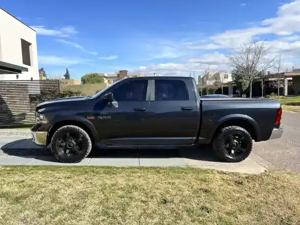 Ram 1500 5.7 Laramie Atx V8 2019 - foto 2