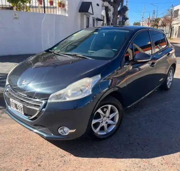 Peugeot 208 2014 - foto 1