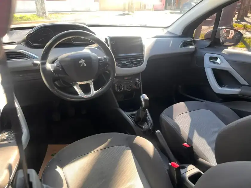 Peugeot 208 1.5 Allure Touchscreen 2014 - foto 4