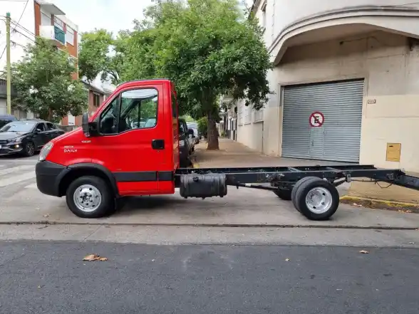 Iveco Daily 3.0 Chasis Cs 136Cv 35C14 3750 2016 - foto 3