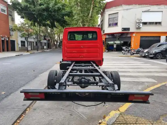 Iveco Daily 3.0 Chasis Cs 136Cv 35C14 3750 2016 - foto 4