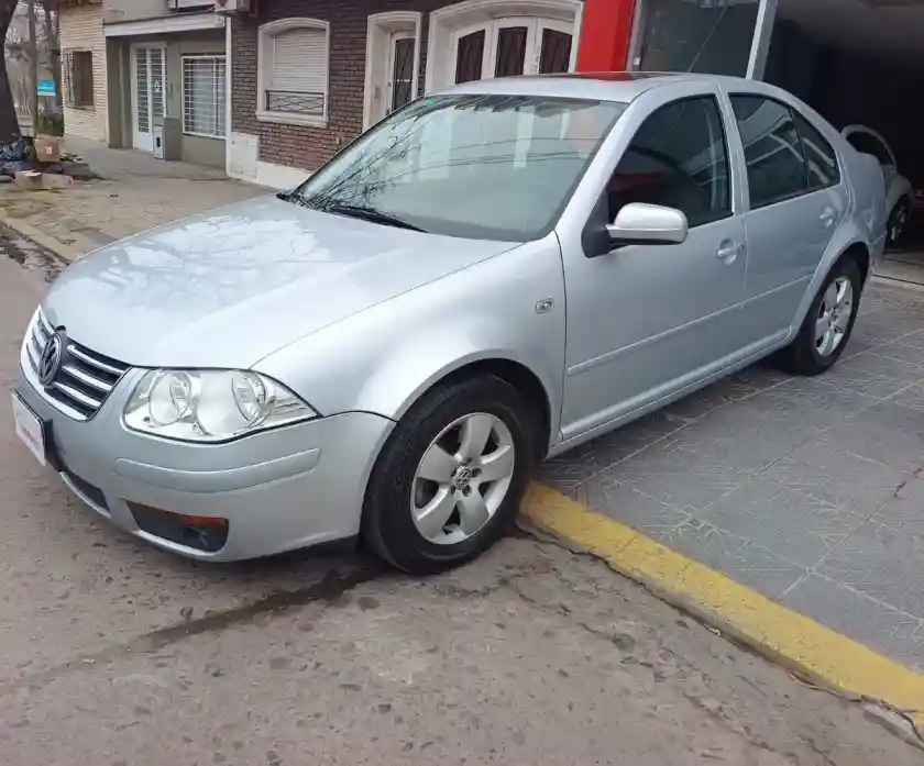 Volkswagen Bora 2012 - foto 1