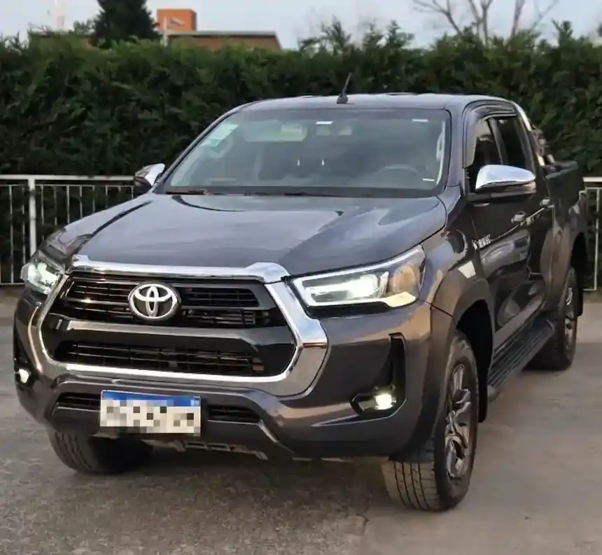 Toyota Hilux Pick-Up 2.8 Cd Srv 177Cv 4X2 At 2023 - foto 1