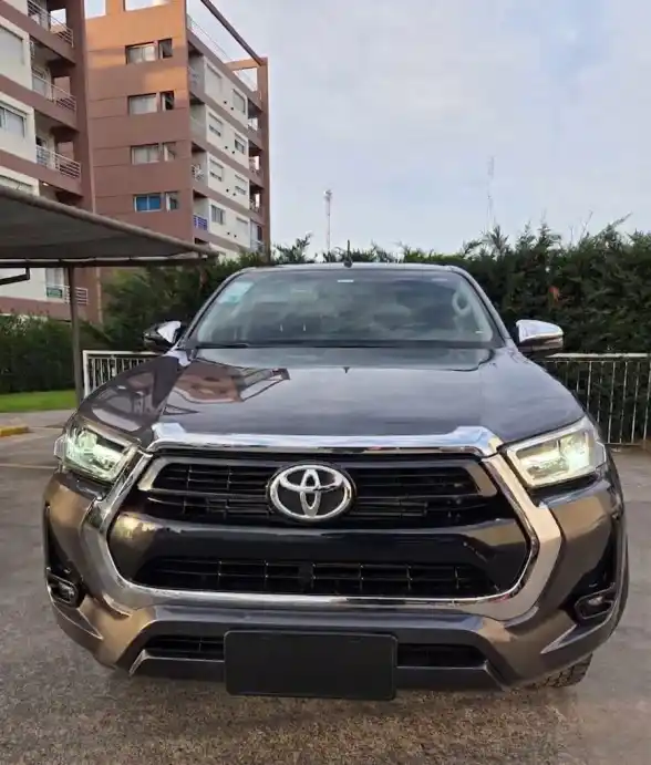 Toyota Hilux Pick-Up 2.8 Cd Srv 177Cv 4X2 At 2023 - foto 3