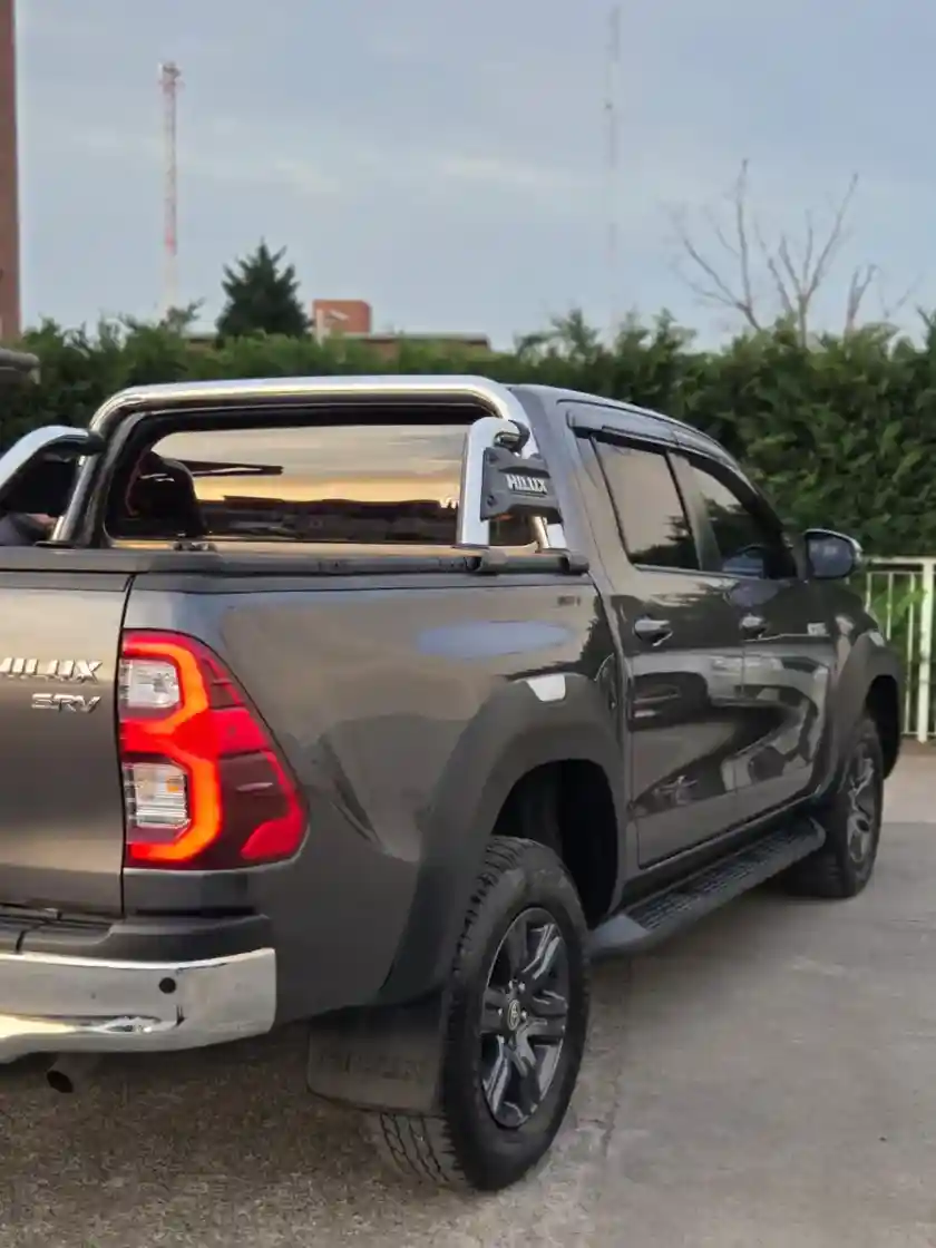 Toyota Hilux Pick-Up 2.8 Cd Srv 177Cv 4X2 At 2023 - foto 5