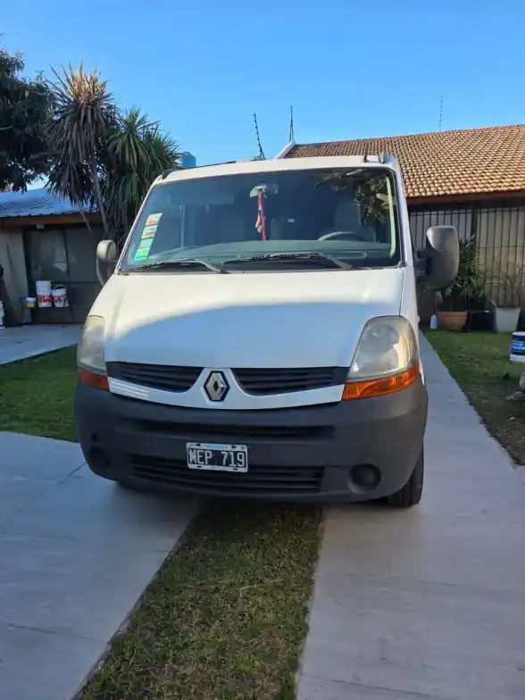 Renault Master 2.3 T4 Dci130 L1H1 Furgon Corto 2013 - foto 1