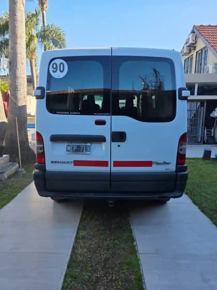 Renault Master 2.3 T4 Dci130 L1H1 Furgon Corto 2013 - foto 3