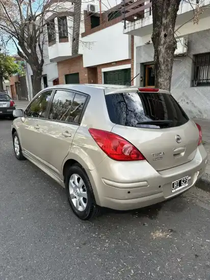 Nissan Tiida 1.8 Acenta 2011 - foto 2