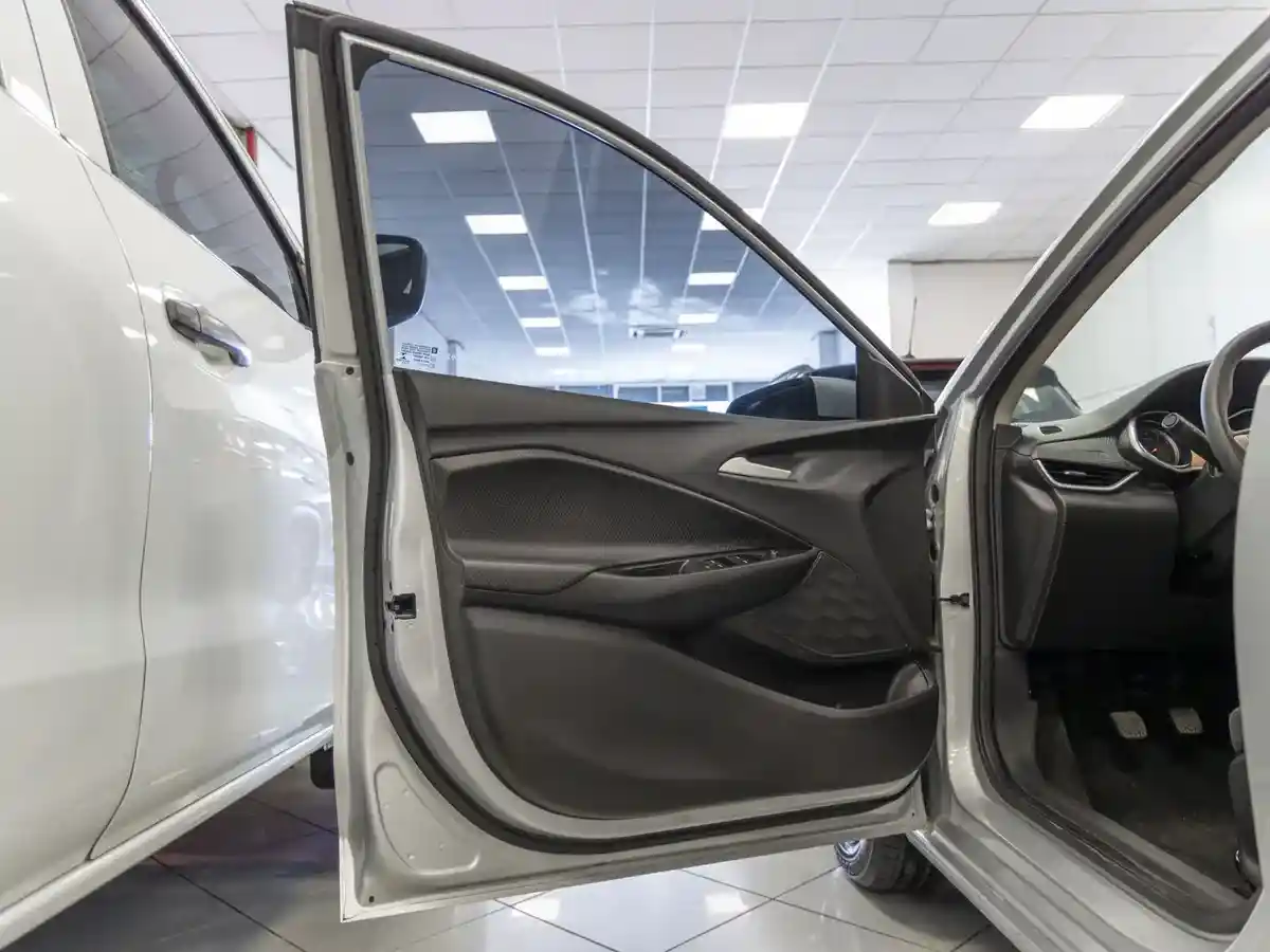 Chevrolet Onix 1,2 90Cv Mt5 Plus Lt 2020 - foto 4