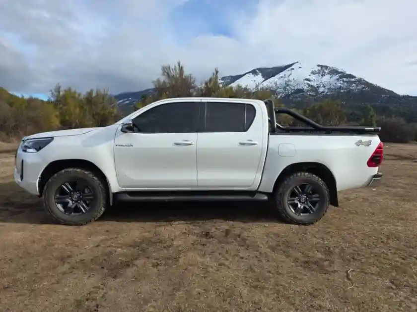 Toyota Hilux Pick-Up 2.8 Cd Srv 204Cv 4X4 At 2026 - foto 5
