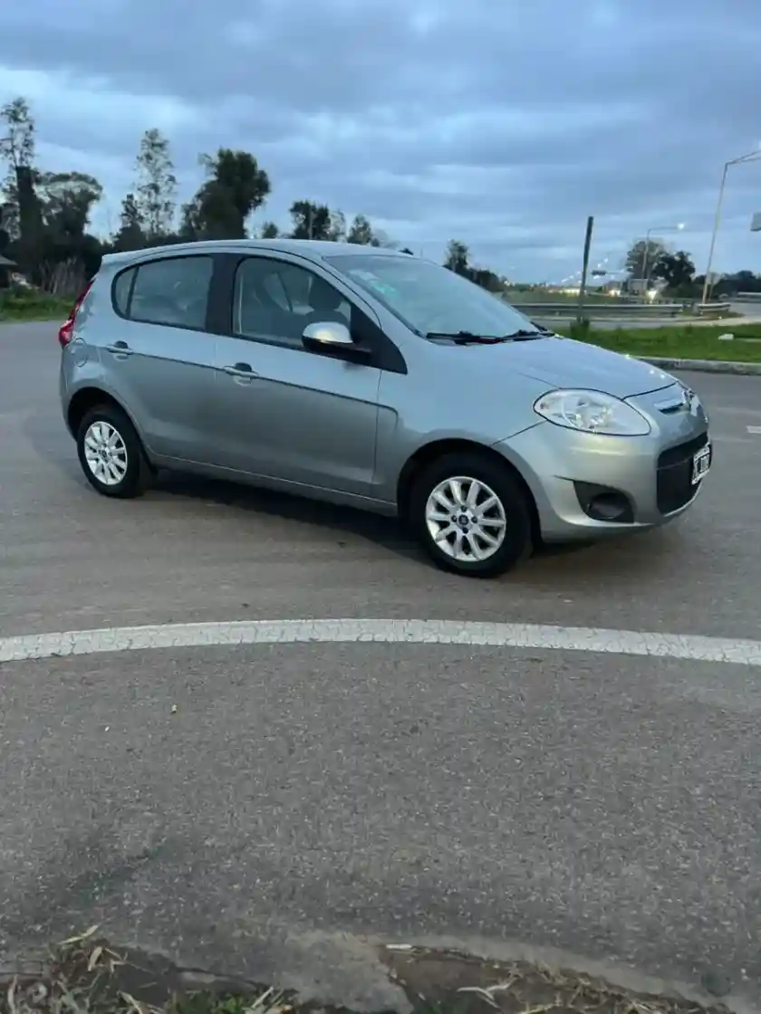 Fiat Palio 1.4 Attractive 85Cv 2015 - foto 2