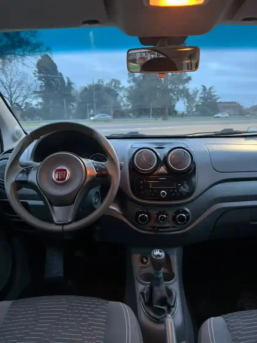 Fiat Palio 1.4 Attractive 85Cv 2015 - foto 3