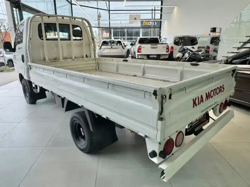 Kia K2500 2.5 Tdci Truck C/Caja 4X2 2011 - foto 3