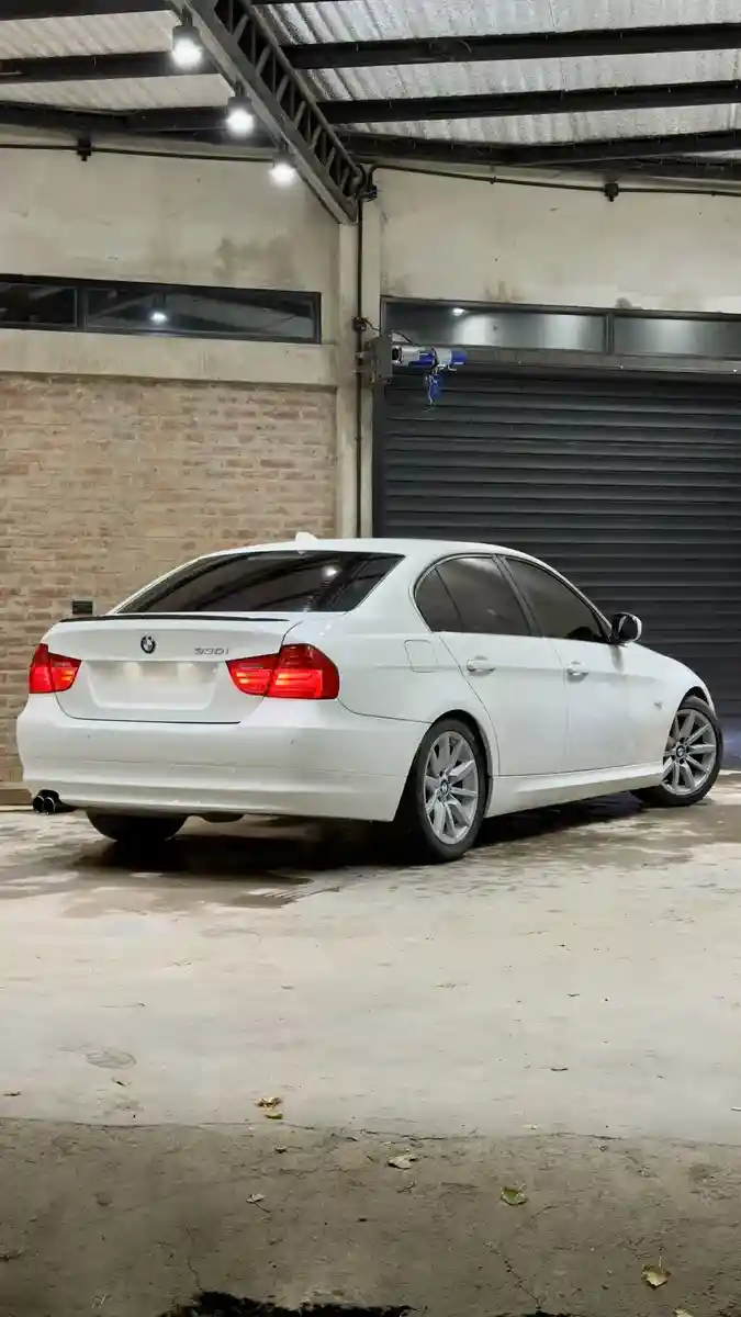 Bmw Serie 3 3.0 330I Sedan Executive 2010 - foto 4