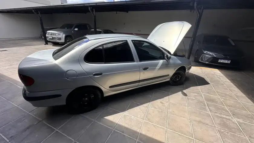 Renault Megane 1.9 I Tric Pack 2008 - foto 5