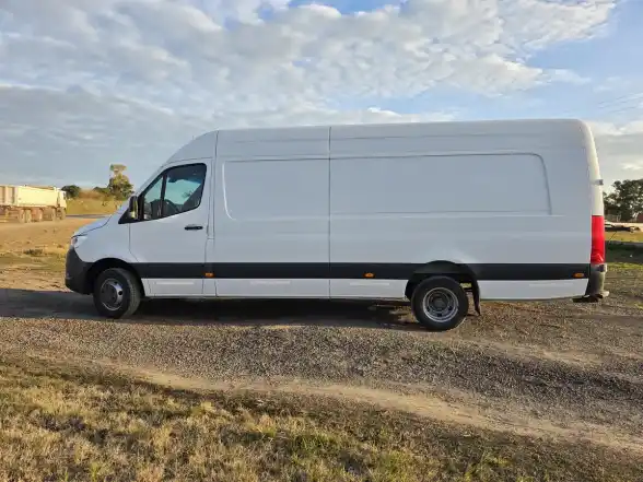 Mercedes-Benz Sprinter 516 Cdi Furgón 4325 Te V2 2021 - foto 3