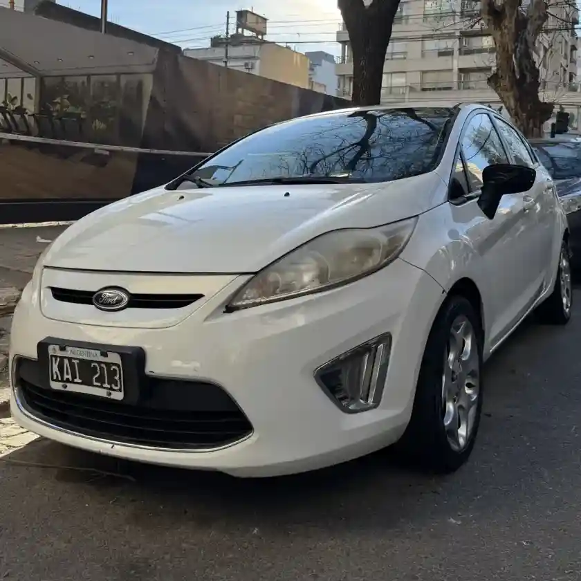 Ford Fiesta Kinetic 2011 - foto 1
