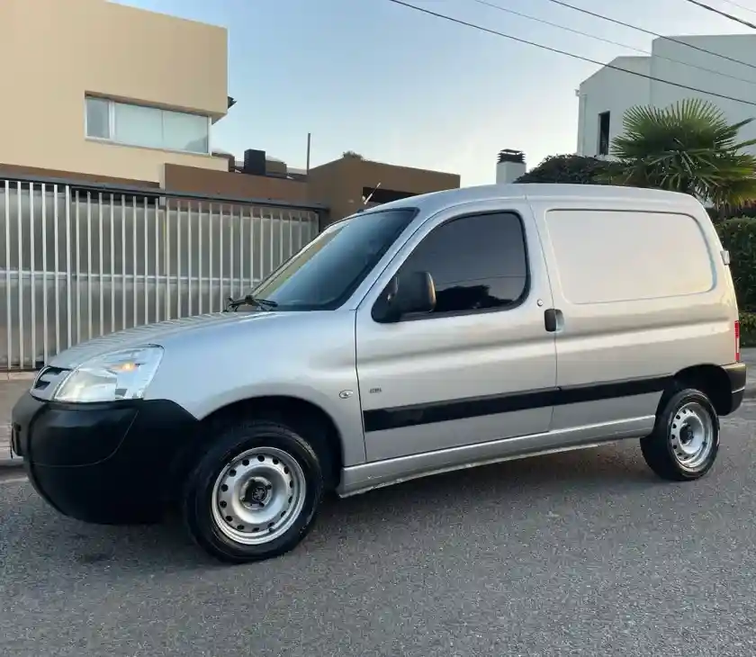 Peugeot Partner 1.6 Hdi Furgon Confort 2015 - foto 2