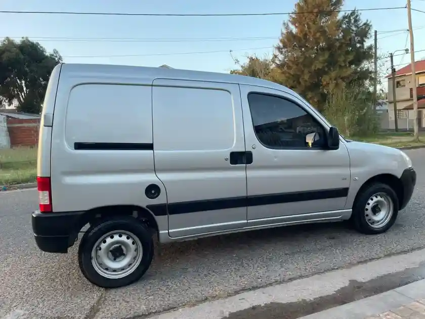 Peugeot Partner 1.6 Hdi Furgon Confort 2015 - foto 4