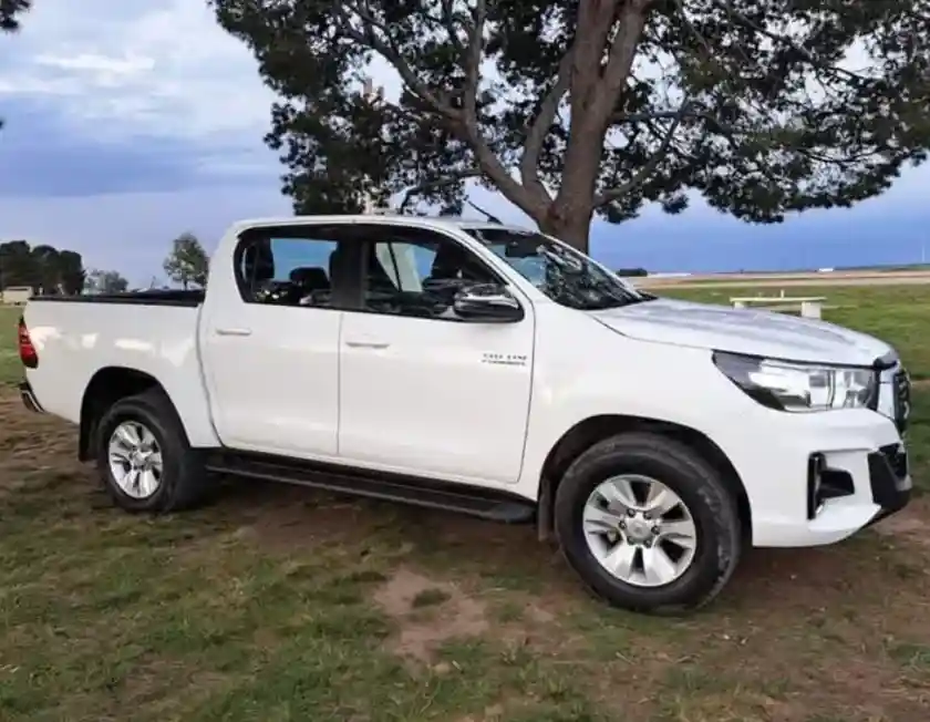 Toyota Hilux Pick-Up 2019 - foto 1