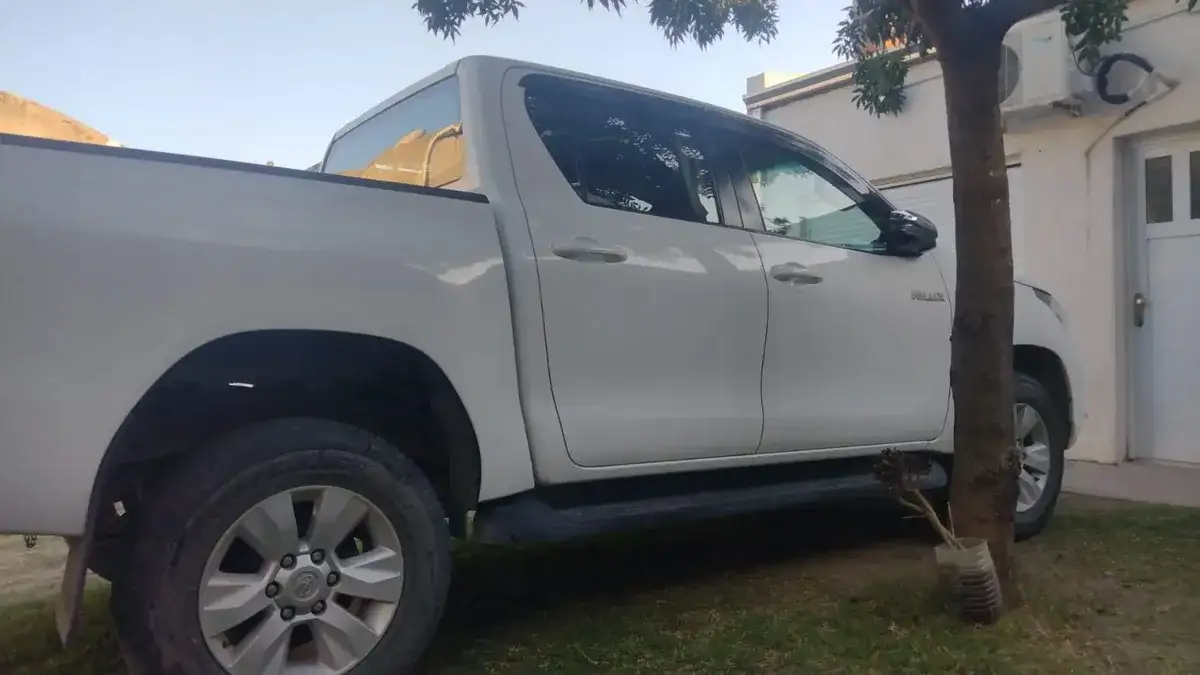 Toyota Hilux Pick-Up 2.8 Cd Srv Pack 177Cv 4X2 2019 - foto 2