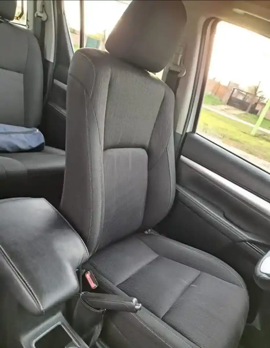 Toyota Hilux Pick-Up 2.8 Cd Srv Pack 177Cv 4X2 2019 - foto 4