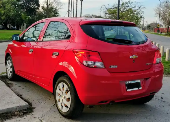 Chevrolet Onix 1.4 Lt Mt 98Cv 2015 - foto 3